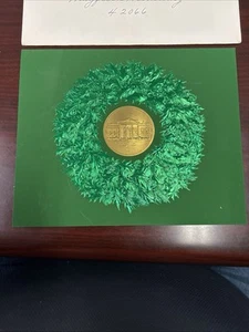 Tarjeta de Navidad 1970 del presidente Richard Nixon & Pat sello oficial de la Casa Blanca - Imagen 1 de 4