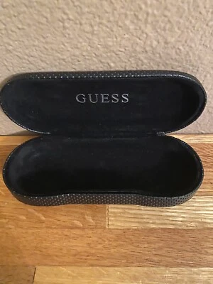 Guess Gafas de sol Estuche para anteojos Negro Imitación Cuero Estuche rígido Texturizado Foto 1 de 3