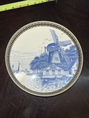 Bandeja para servir molino de viento holandés azul blanco cerámica plato plateado borde metal distanciado Foto 1 de 4