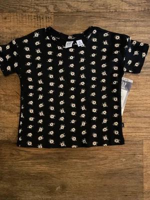 Camisa Gap Niños Niñas Acanalada Negra con Flores Manga Corta Talla 4/5 Foto 1 de 2