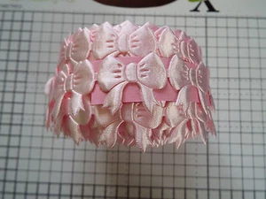 1m - Pink - Bow Motif -Trimming,Appliques,Wedding- Satin Lace Ribbon 3cm x 3cm - Picture 1 of 3