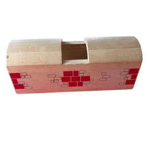 Puente cubierto de madera Maxim Enterprises para vía de tren de madera Thomas & Friends - Imagen 1 de 7