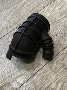 BMW E46 Z3 E38 E39 INTAKE HOSE 13541435627 GENUINE BMW PART - Picture 1 of 2