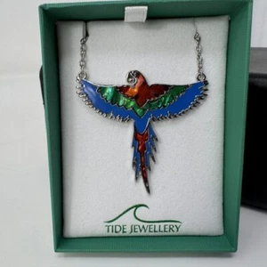 Macaw Flying Parrot 50mm Paua Shell Necklace Pendant Tide Jewellery Gift Box - Picture 1 of 5