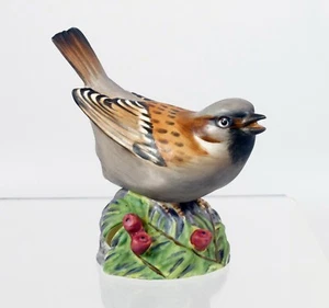 Beautiful Royal Worcester Fine Bone China Bird Figure ~ Sparrow ~ 3236 - Picture 1 of 3
