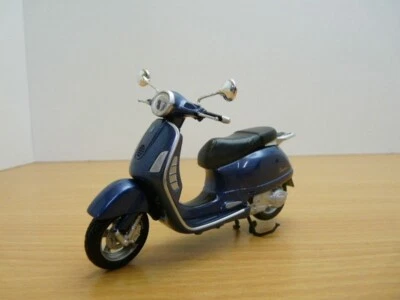 Scooter PIAGGIO VESPA GRANTURISMO bleu 2003 1/18 - Bild 1 von 4