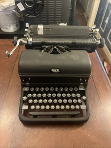 Vintage Royal Manual Typewriter Type Writer Black Model Lafayette Q11 - Picture 1 of 7
