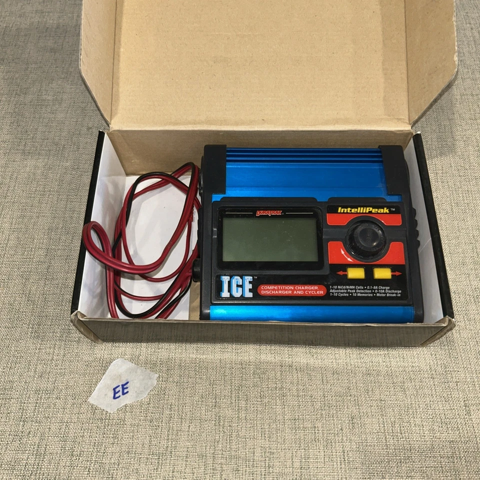 Duratrax Onyx 220 Battery Charger for all NiMH and NiCd 1:32 to 1:8 Scales - Image 1 of 4