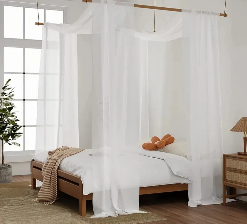 Magnifique auvent de lit ( baldaquin) très original avec sa structure flottante - Photo 1/4