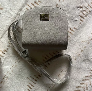 Jessica Moore Handbag, Grey Crossbody Bag, Faux Leather Pebble Finish, New - Picture 1 of 9