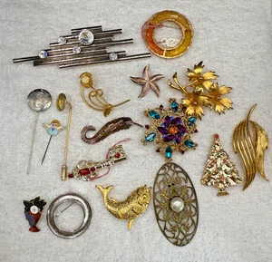 Lotto spille vintage tono oro finte perle strass - Foto 1 di 7