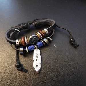 Pulsera Sofía Personalizada Boho Cuero Pila Hippie Indie Nombre Yin Yang Remolino - Imagen 1 de 5