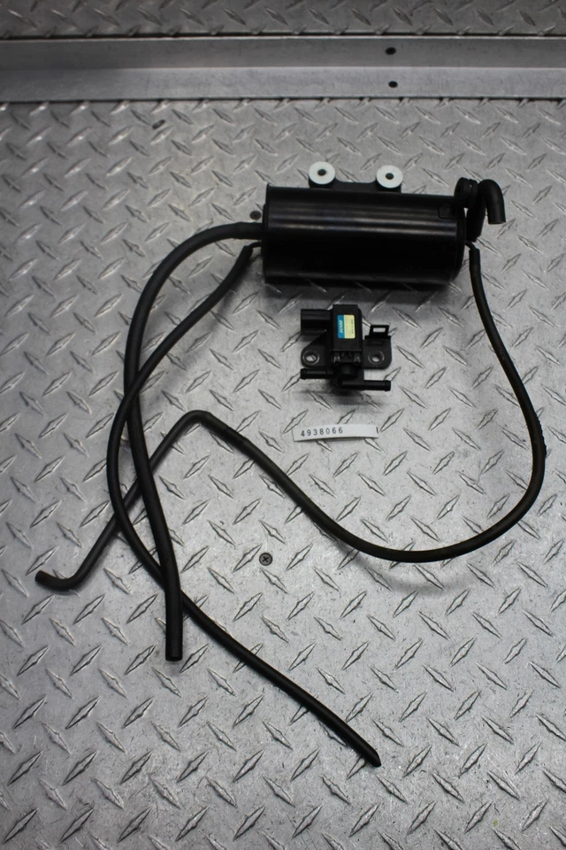 2007 年本田 ST1300 EVAP VAPOR CHARCOAL 发射罐和传感器 17410-MCS-L01 — 第 1/4 张图片