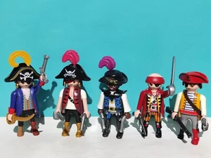 PLAYMOBIL LOTE X5 FIGURAS PIRATAS BUCANEROS CORSARIOS PIRATA BARCO ISLA GALEON - Bild 1 von 1