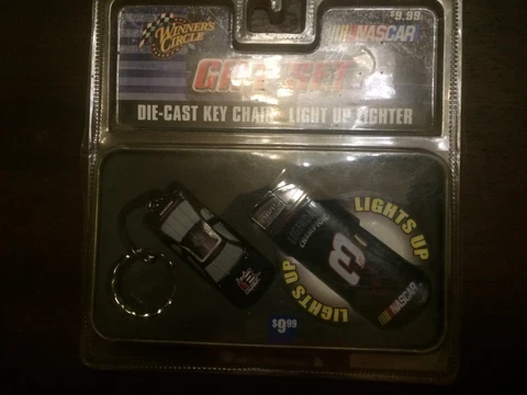 Dale Earnhardt Nascar Gift Set Die Cast Key Chain And Lighter In Tin Case Cover