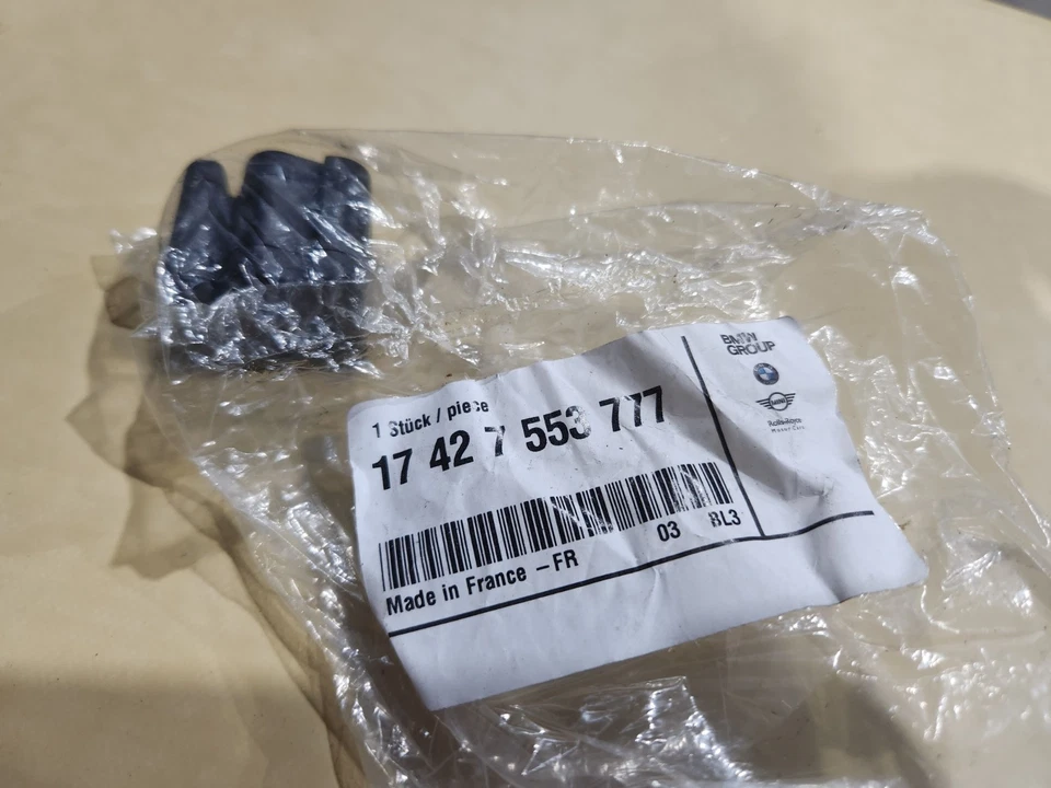Genuine BMW Fan Assembly Rubber Mount 17-42-7-553-777 - Image 1 of 1