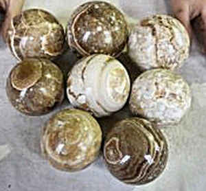 73 mm Bernstein Sakura Aragonit Kristall Kugel + Kobra Ständer Kugel Reiki/Heilung (B15 - Bild 1 von 2