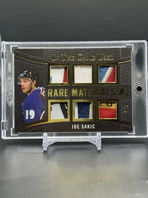 Parche de 6 vías Joe Sakic 2014-15 usado en el juego materiales raros/5 juego usado Foto 1 de 2