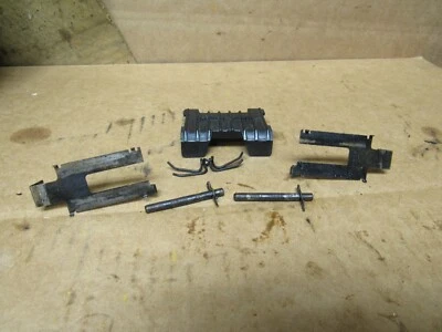 Suzuki Cavalcade GV1400 1987 pinza de freno trasera resortes pasadores cubierta antipolvo Foto 1 de 4