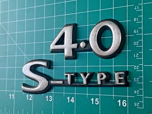 Jaguar OEM 2000 2001 2002 S-Type 4.0 Rear Emblem Badge Logo Nameplate Set OEM - Bild 1 von 8
