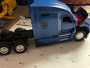 1/32 NEW RAY NEW  BLUE  KEN  T-680 SEMI TRACTOR,  NO PACKAGING # B 605 - Picture 1 of 4