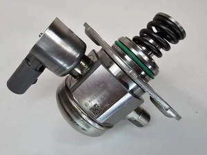 Mercedes-Benz GENUINE A1770700401 W205 C63 S AMG High Pressure Fuel Pump - Picture 1 of 6