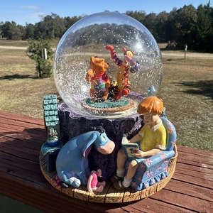 Vintage Winnie the Pooh & Friends Snow Globe 1992 Parts Only Replacement Pieces - Picture 1 of 10