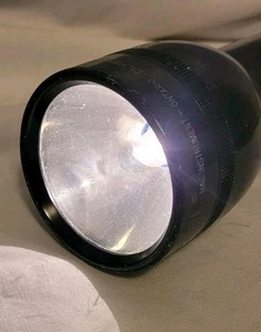 Vintage Maglite 2D Cell Taschenlampe - Schwarz Aluminium - Hergestellt in den USA - Glühlampe -  - Bild 1 von 13
