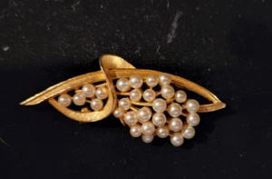 Vintage Stamped ART Faux Pearl Gold Tone Brooch Pin - 2.75 Inch MCM - Picture 1 of 5