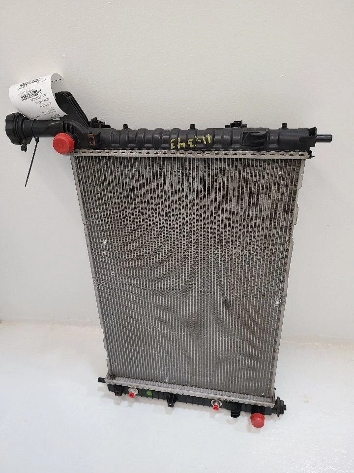 2007 08 09 10 11 12 13 14 15 16 2017 GMC ACADIA Radiator VIN J 11th Digit Foto 1 de 4