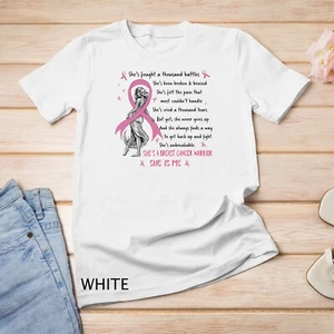 Camiseta unisex She's A Breast Cancer Warrior She Is Me - Cáncer de mama - Imagen 1 de 15