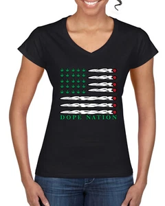 Maglietta standard collo a V bandiera Dope Nation Weed Mary Jane Smoking Weed Donna - Foto 1 di 5