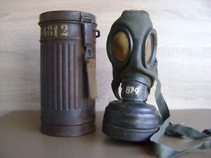 WW 2 German gas mask with Canister