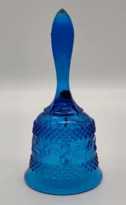 Vintage FENTON blaue Glasglocke englische Diamantspitze & Schriftrollen - Bild 1 von 7