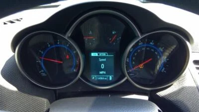 Medidor de velocímetro usado serve: 2016 Chevrolet Cruze MPH US mercado gasolina com preto - Imagem 1 de 4