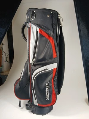 Bolsa de carrito de golf Slazenger 14 vías negra, roja, gey, con capucha para lluvia, 8 bolsillos con cremallera Foto 1 de 4