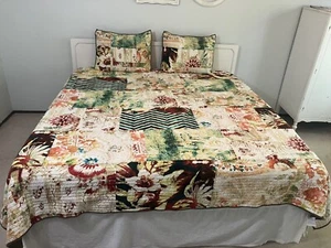 POETIC WANDERLUST Tracy Porter Michaila Quilt King Size 2 Standard Shams Set EUC - Picture 1 of 12