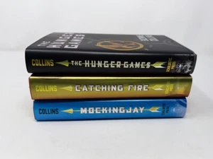 Die Tribute von Panem - Trilogie Mocking Jay Catching Fire Hardcover Set Erstausgaben - Bild 1 von 11