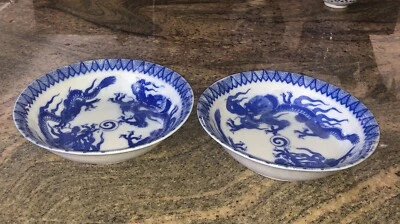 РЕДКИЕ синие и белые японские суповые чаши с драконом ручной росписью Antiq A 6,25 X 1,5 дюйма - Изображение 1 из 4