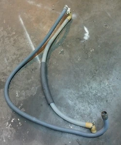  Whirlpool Waschmaschinenschlauch 8181740, W10003250, AP4340693, 1394058, 8181737 - Bild 1 von 1