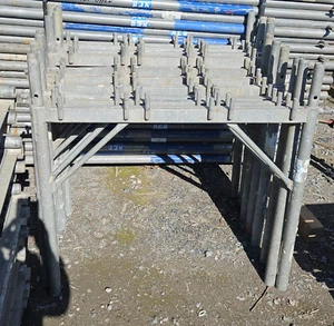 Rux Vertikalrahmen 1,0mx1,0m Super100 Ständer V- Rahmen Gerüst Baugerüst K6 - Bild 1 von 2