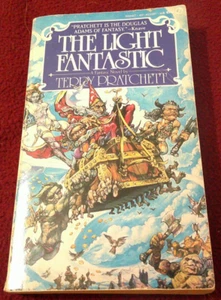 The Light Fantastic by Terry Pratchett (1988, pb) Discworld #2 first US Signet - Imagen 1 de 4