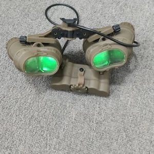 Versión Luminosa GPNVG 18 Gafas de Visión Nocturna Abatibles Modelo Maniquí Casco NVG - Imagen 1 de 39