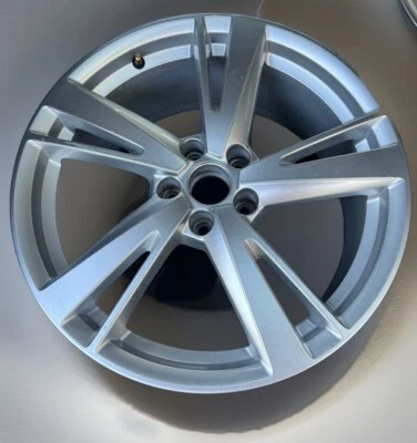 前 19 英寸 x 8 英寸合金正品工厂原始设备制造商轮圈 2017 - 2020 奥迪 RS3 — 第 1/4 张图片