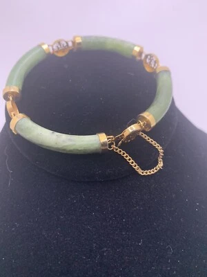 VINTAGE Bracelet CHINESE GREEN JADE GOLD TONE METAL - Image 1 of 4