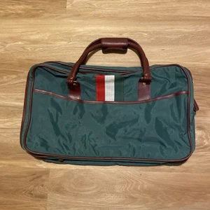 Vintage grüne Reisetasche 22 Zoll rot, grün und weiß gestreift braun Ledergriff - Bild 1 von 11