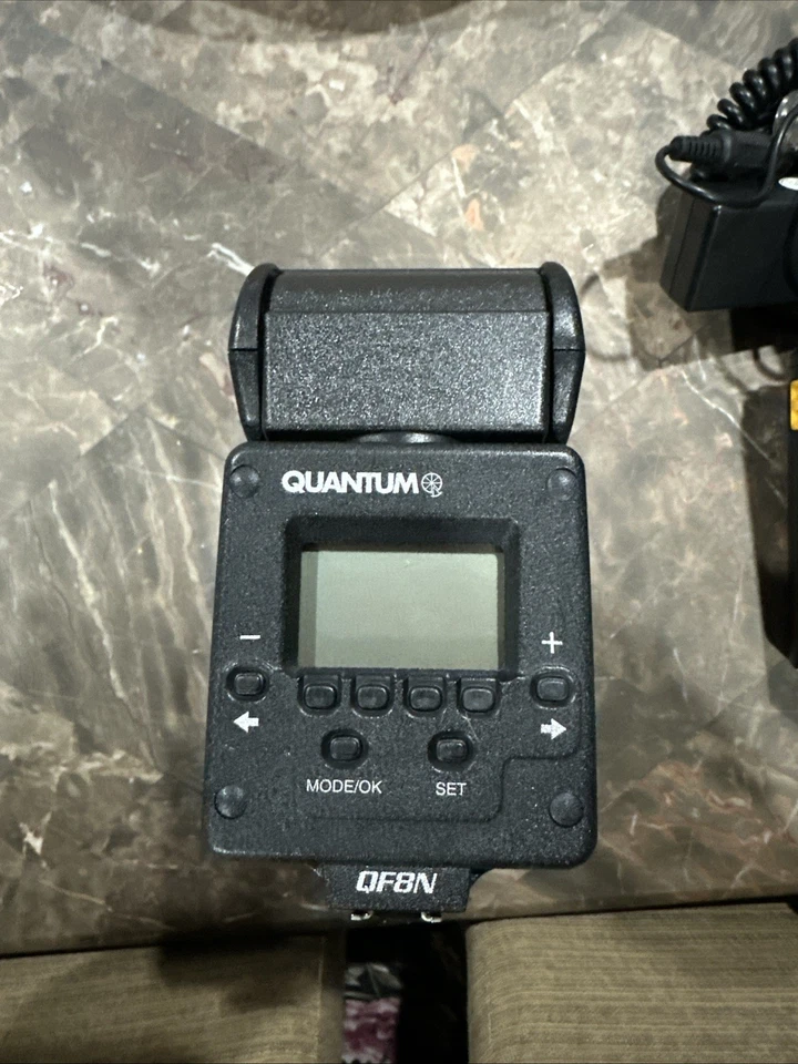 Flash básico Quantum Instruments Qflash Trio para cámaras Nikon Foto 1 de 4