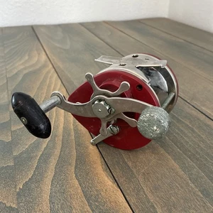 Carrete de pesca vintage Kmart 303 cebo nivel fundido viento arrastre rojo - Japón (H9) - Imagen 1 de 7