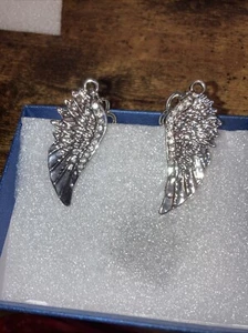 Angle Wings Blouse Or Sweater Clips Silver Tone Or Hair Clips - Picture 1 of 5