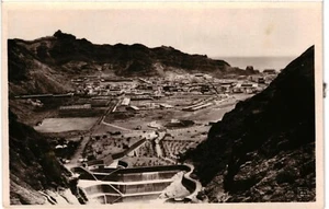 CPA Carte Postale Yémen-Aden Camp and the Tanks in the foreground.VM94982ok - Picture 1 of 2